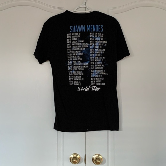 Shawn Mendes concert tshirt - Picture 2 of 3